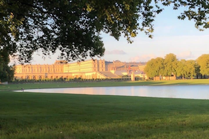 Versailles differently - Private off-the-beaten-path tour