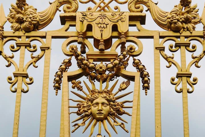 Versailles Palace and Gardens Guided Experience 10-Guests Max