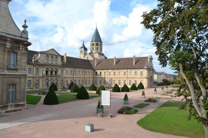 Cluny Abbey & Medieval Village: Self-Guided Audio Walking Tour
